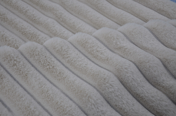 Pele entalhada 100Polyester 150cm CW do coelho ou ajustável