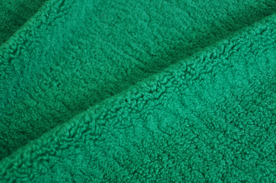 O material de matéria têxtil de alta qualidade verde, apresentando a mistura perfeita da urdidura da forma e da durabilidade fez malha a tela reciclada